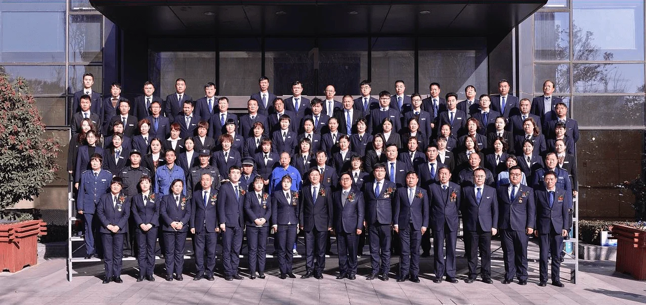 91暗网专业创作团队合影